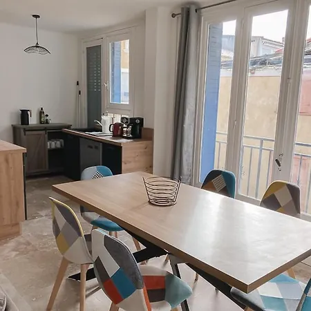 Le Grand Répu T4 Spacieux Rénové, Centre-ville *